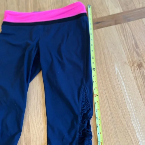 Ladies Size Medium Tangerine Black Leggings with Pink Waistband GUC - Picture 4 of 6